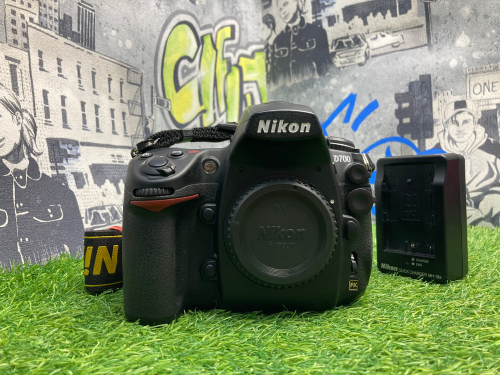 Nikon D700 14.800 кадров