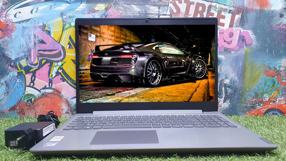 Ноутбук Lenovo i3-8/4Gb/FHD