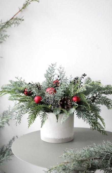 Новогодняя композиция в бетонном кашпо № 6