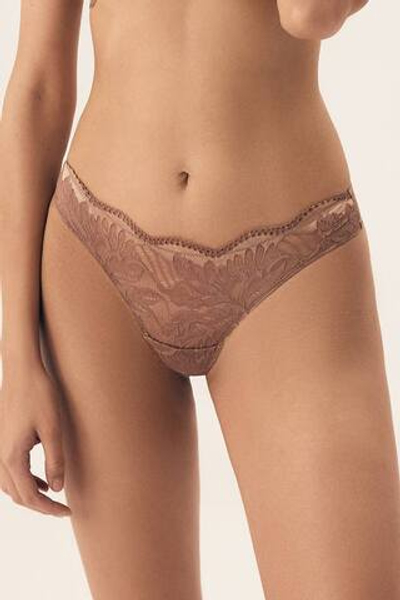 42327 KAVI/84X Трусы стринги ESOTIQ