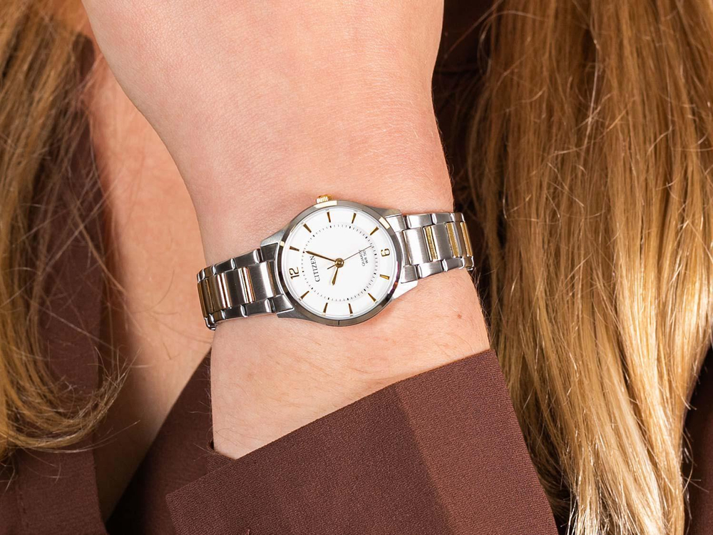 Женские японские наручные часы Citizen ER0201-72A