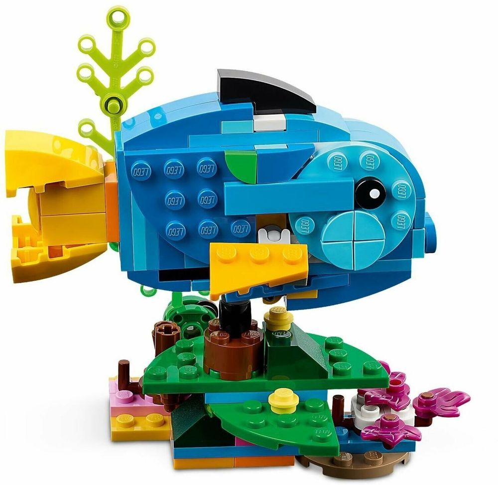 Конструктор LEGO Creator 31136 Экзотический попугай