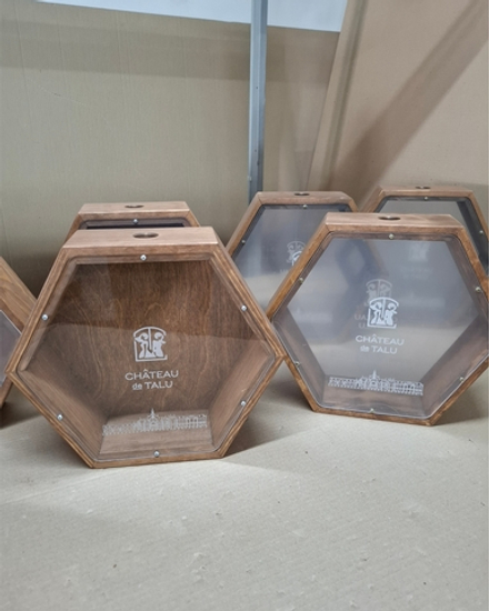 Копилка для винных пробок деревянная, шестигранная, с покраской, акрил с двух сторон