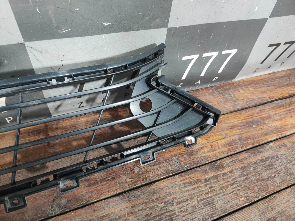 Решетка переднего бампера Voyah Free 21-нв Б/У Оригинал H97A2803008AA