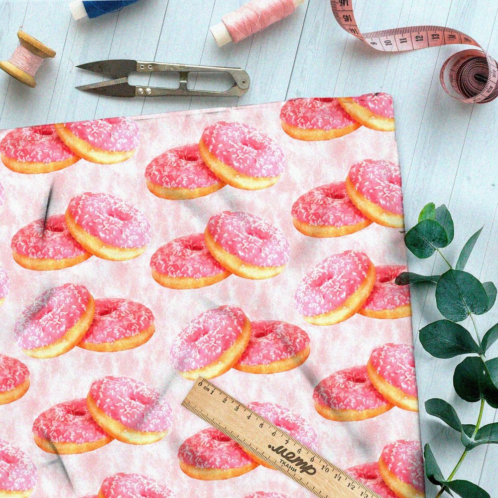 Ткань муслин клубничные пончики с посыпкой