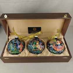 Набор из 3-х ёлочных шаров "Сказки" с росписью Палех