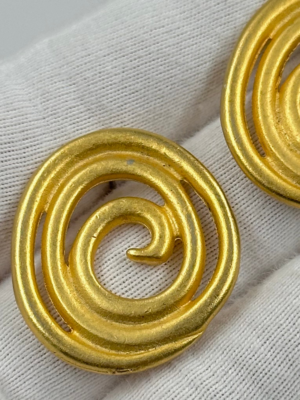 Серьги Завитки матовые