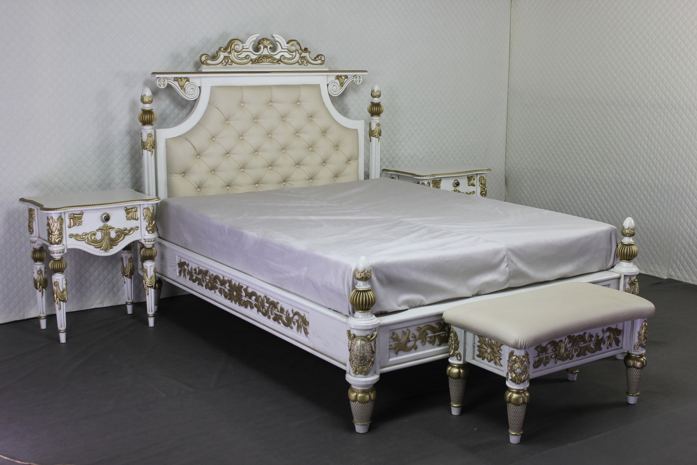 Создай свой маленький дворец: спальный гарнитур в царском стиле