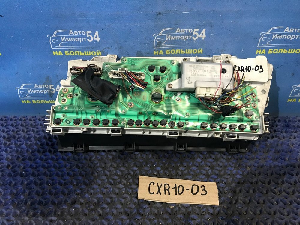 Щиток приборов TOYOTA ESTIMA 1998