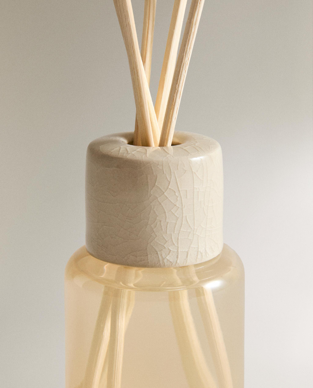 Zara Home Аромадиффузор Luminous Camellia 95 мл, тростниковые палочки микадо, аромат цветочный, Розовый