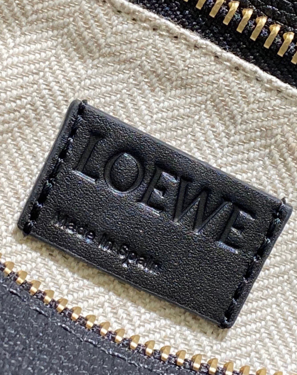 Loewe Puzzle 24 cm