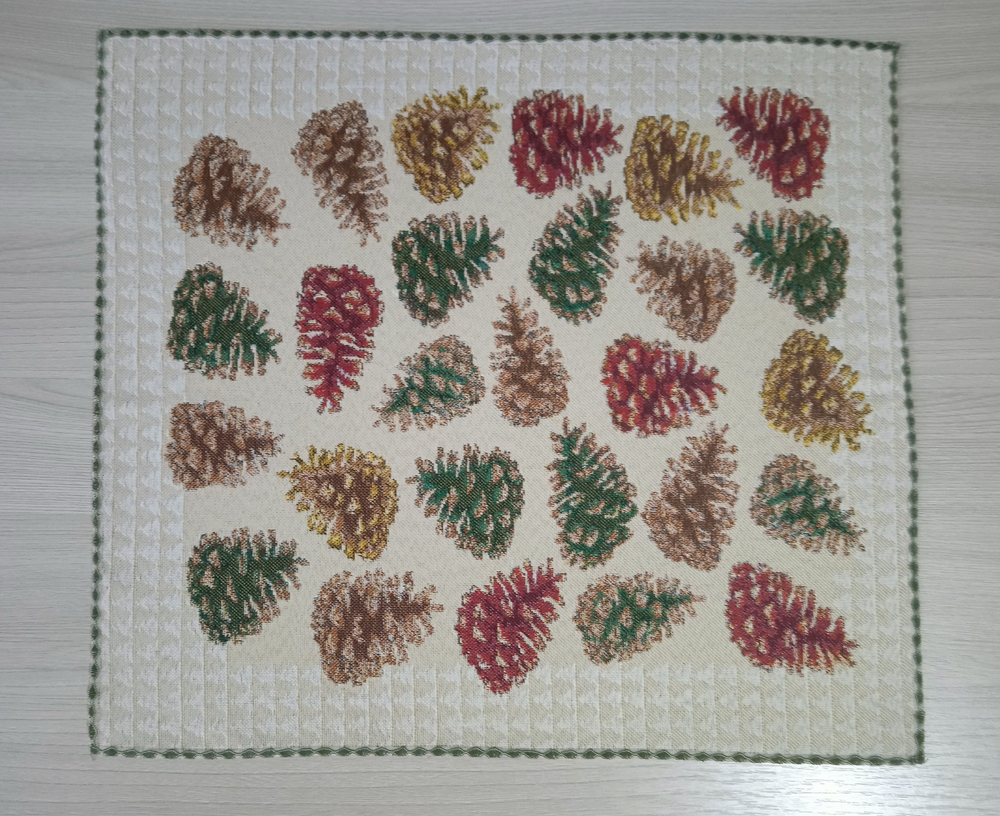 Набор декоративных сервировочных салфеток Шишки (40х40) 2шт