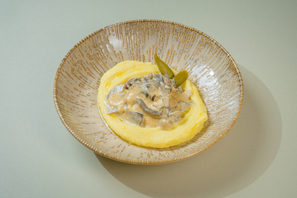 Бефстрогонов с говядиной