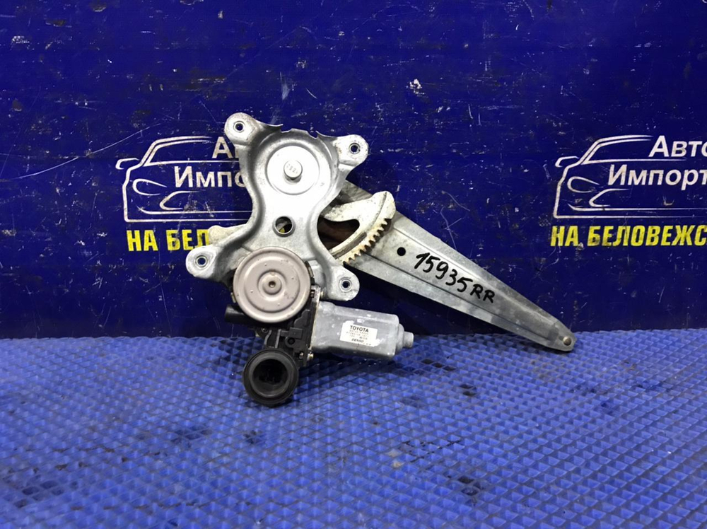 Стеклоподъемник задний правый TOYOTA VOLTZ 2002-2004