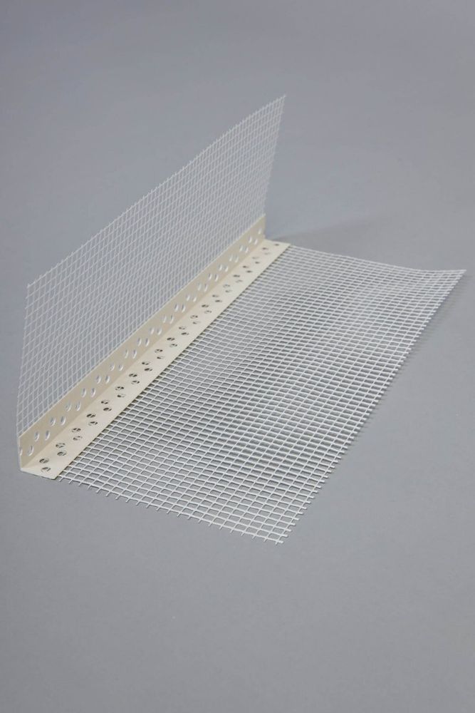 Угол ПВХ с сеткой 100х150х2500 для фасадных работ