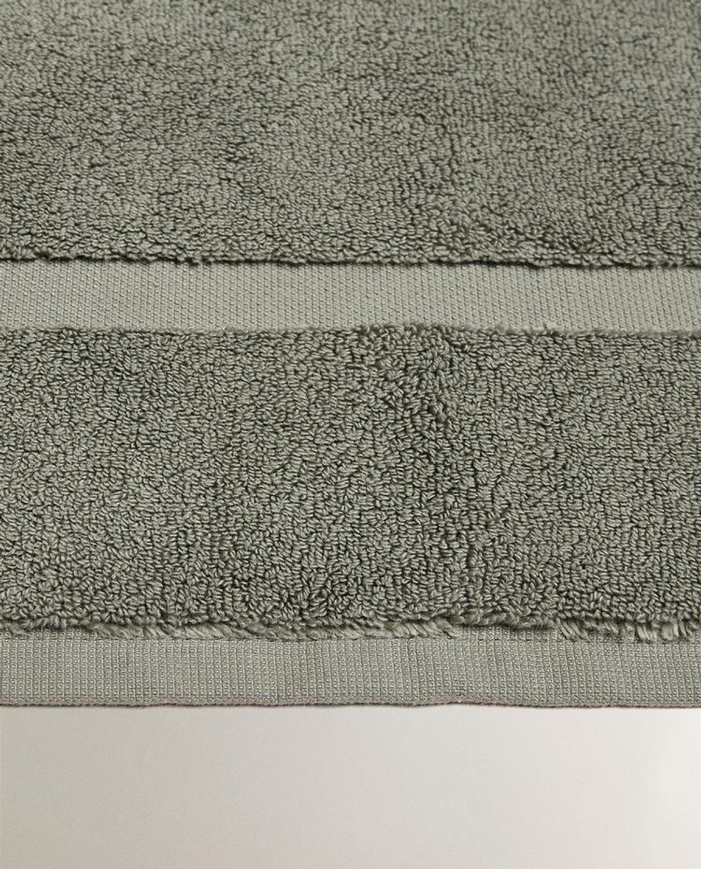 ZARA HOME КОВРИК ДЛЯ ВАННОЙ ИЗ МЯГКОЙ ТКАНИ, ЗЕЛЕНЫЙ