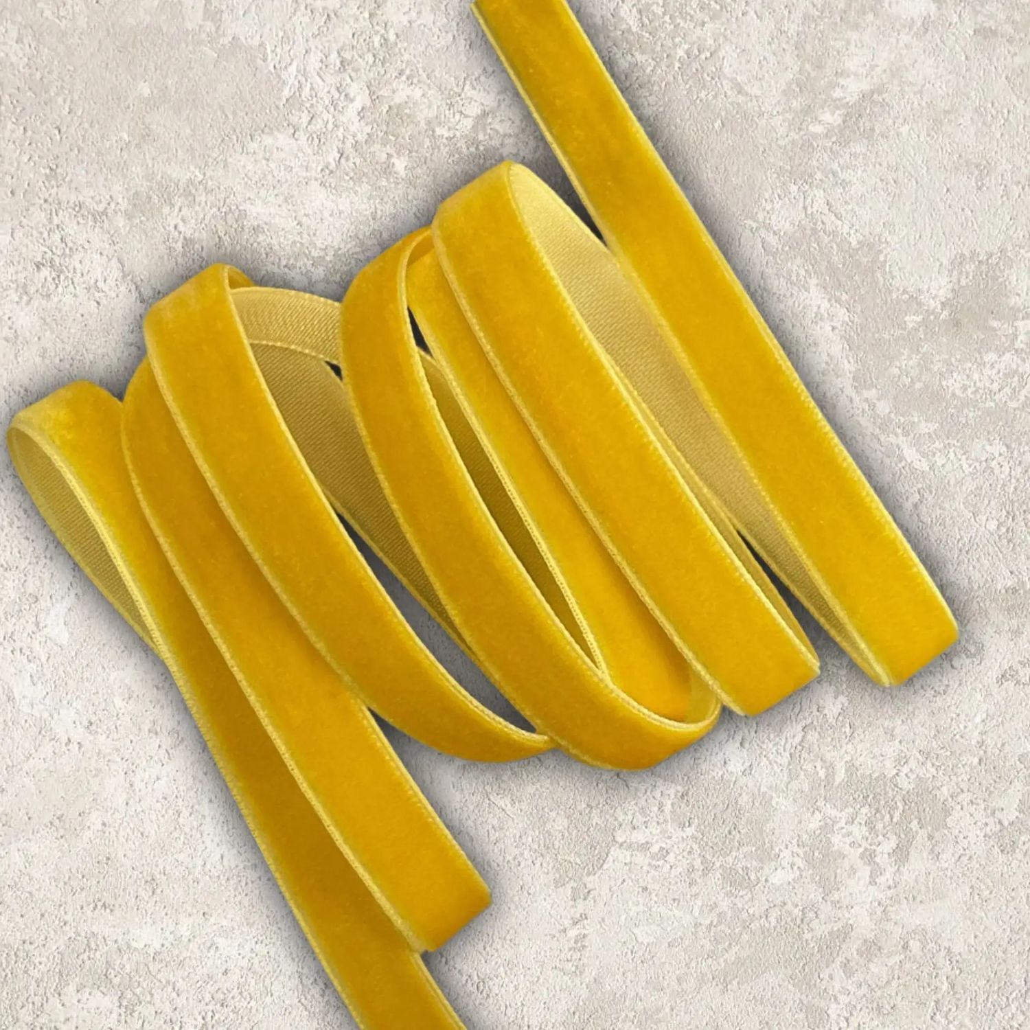 Лента бархатная 1 см  темно-желтый №20 (1метр)