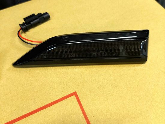 Повторители указателей поворота для Volkswagen T6 (15-19) LED динамические черные