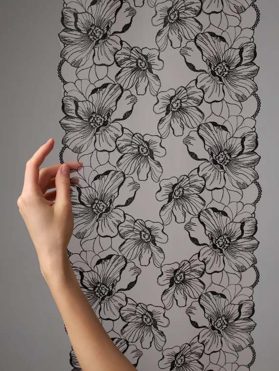 05-172 ОПТ Вышивка на неэл. сетке 25 см, бежевый/черный 170