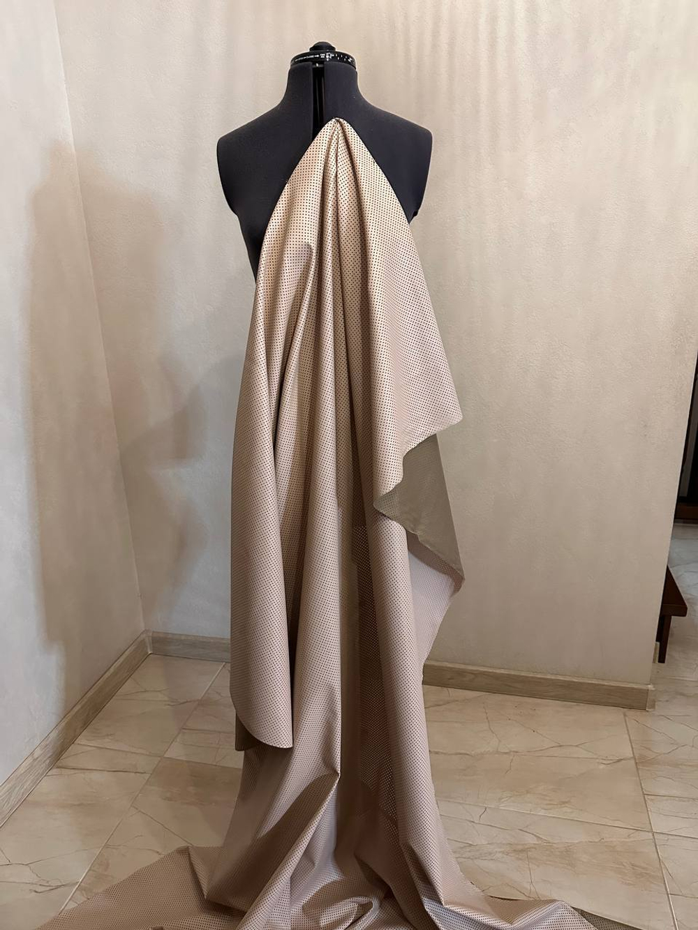 Перфорированная эко-кожа (100%полиуретан/основа полиэстер, Пудровый ренессанс, 145, 210 гр/м2)