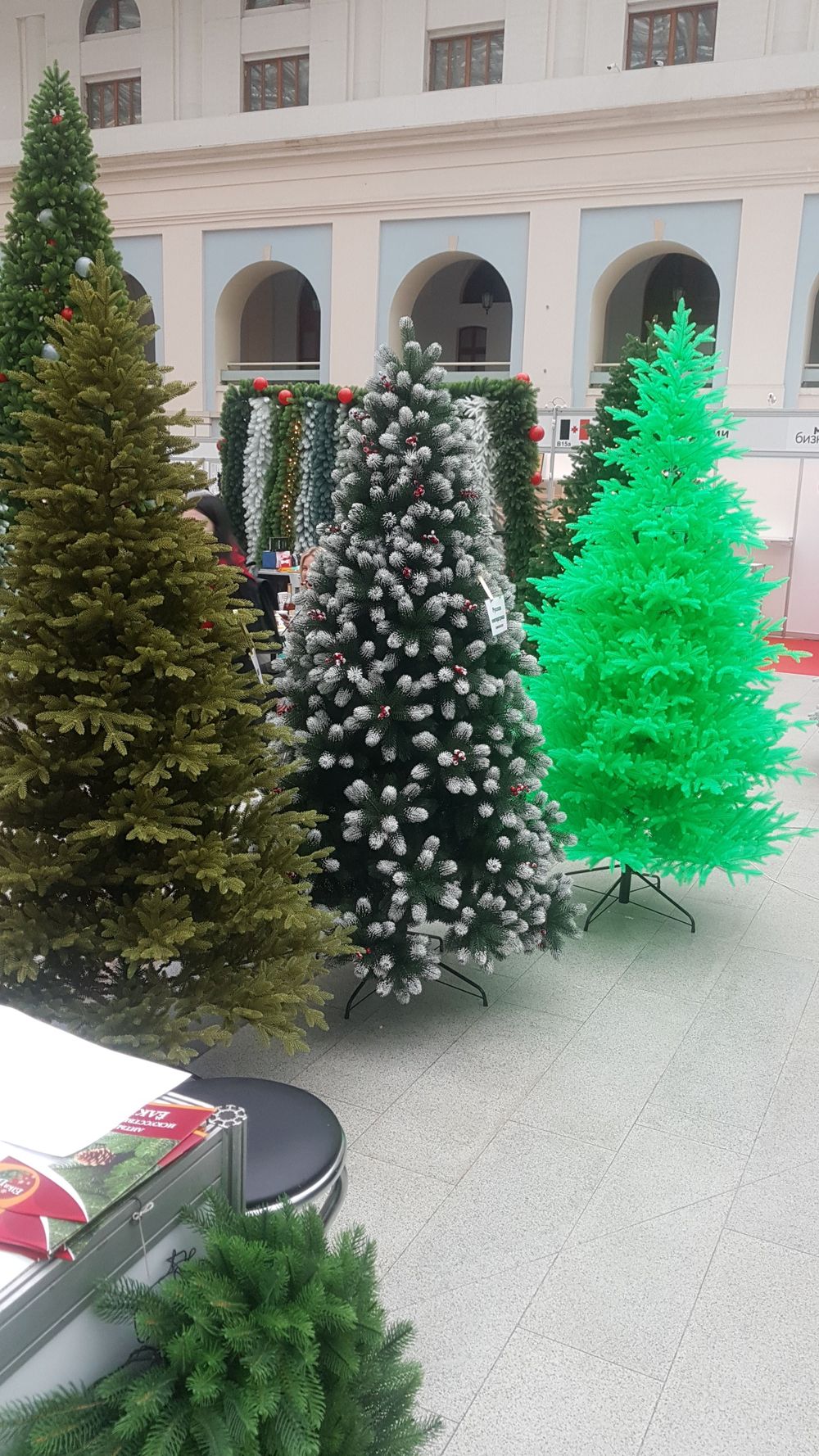 Искусственная елка «Фэнтези салатовая» (Литая хвоя) от 1,5 м до 3 м