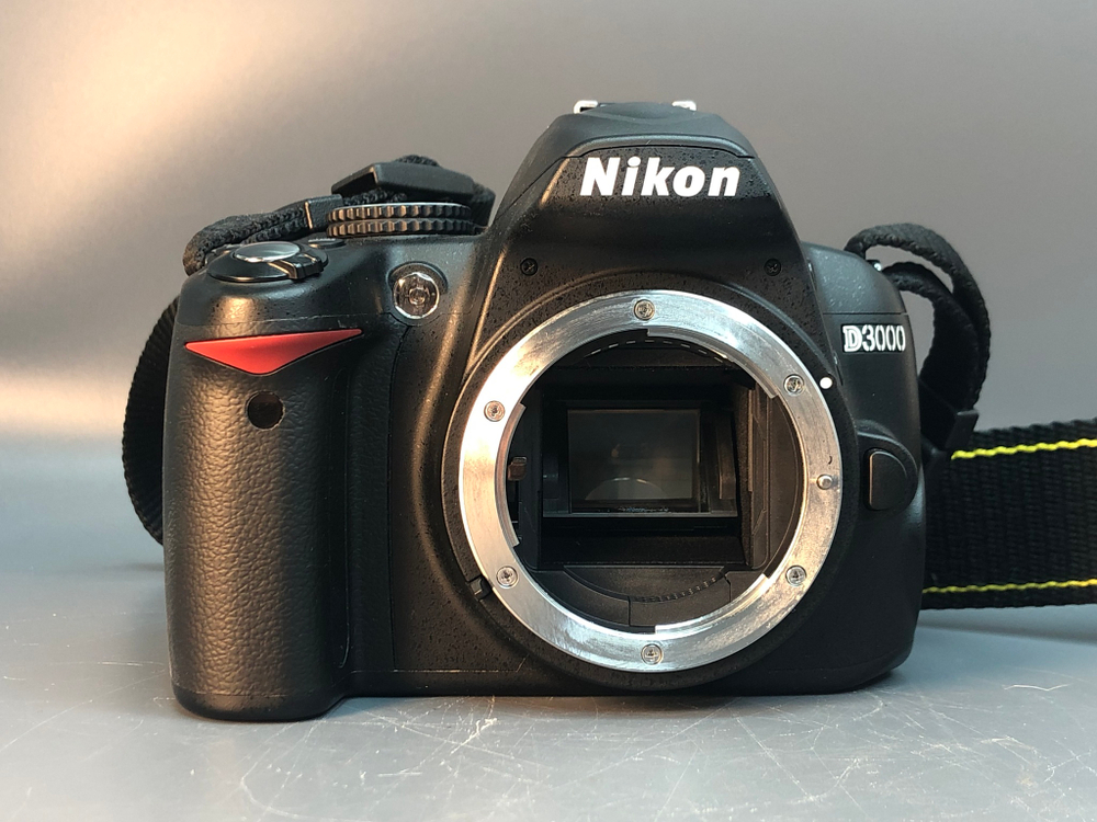 Nikon d3000(5900) + kit 18-55