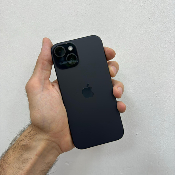 Apple iPhone 15 128gb АКБ 100% (коробка, кабель),31 цикл заряда