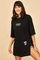 Qadın üçün yazılı qara t-shirt 10901008