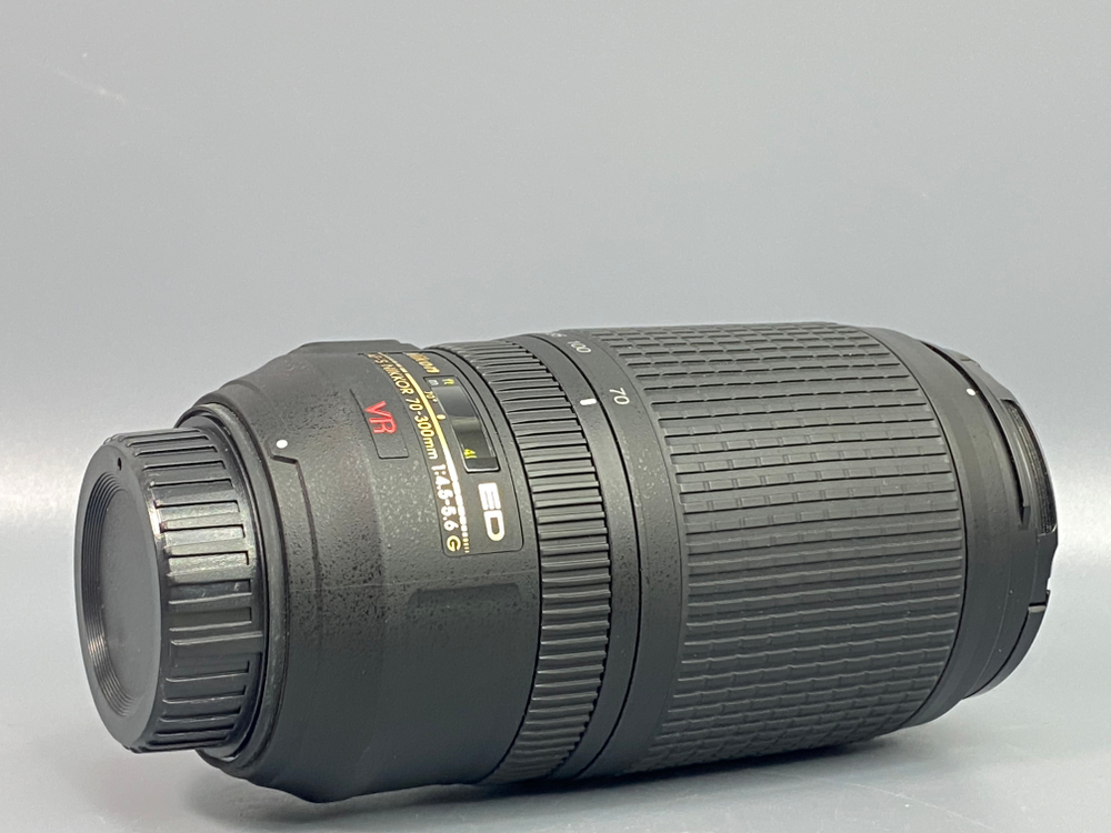 Nikon 70-300mm 4.5-5.6G ED-IF AF-S VR Zoom-Nikkor