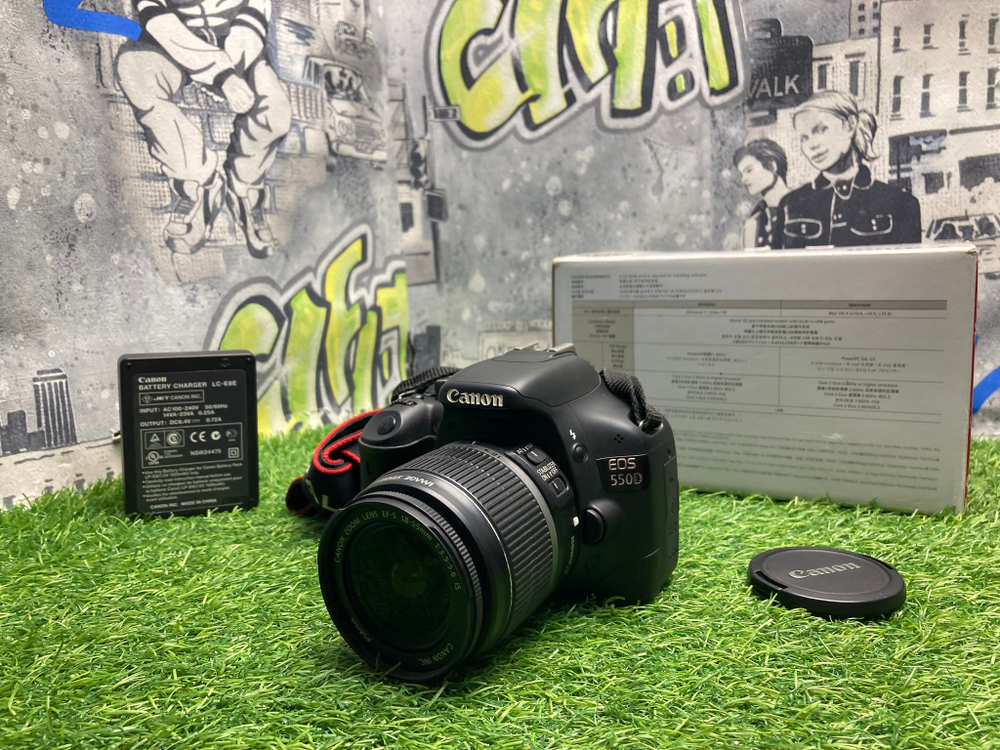 Canon 550D kit 18-55mm 3.5-5.6 IS (12.500 кадров)