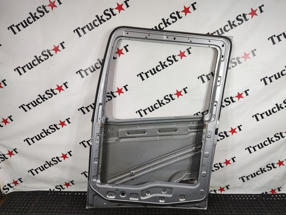 Дверь правая 2023 год.