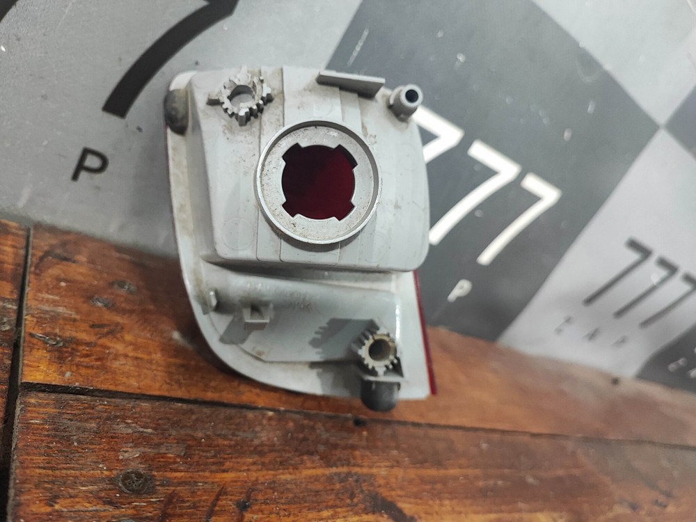 ПТФ задний правый Toyota Land Cruiser 200 07-15 Б/У Оригинал 8145760021