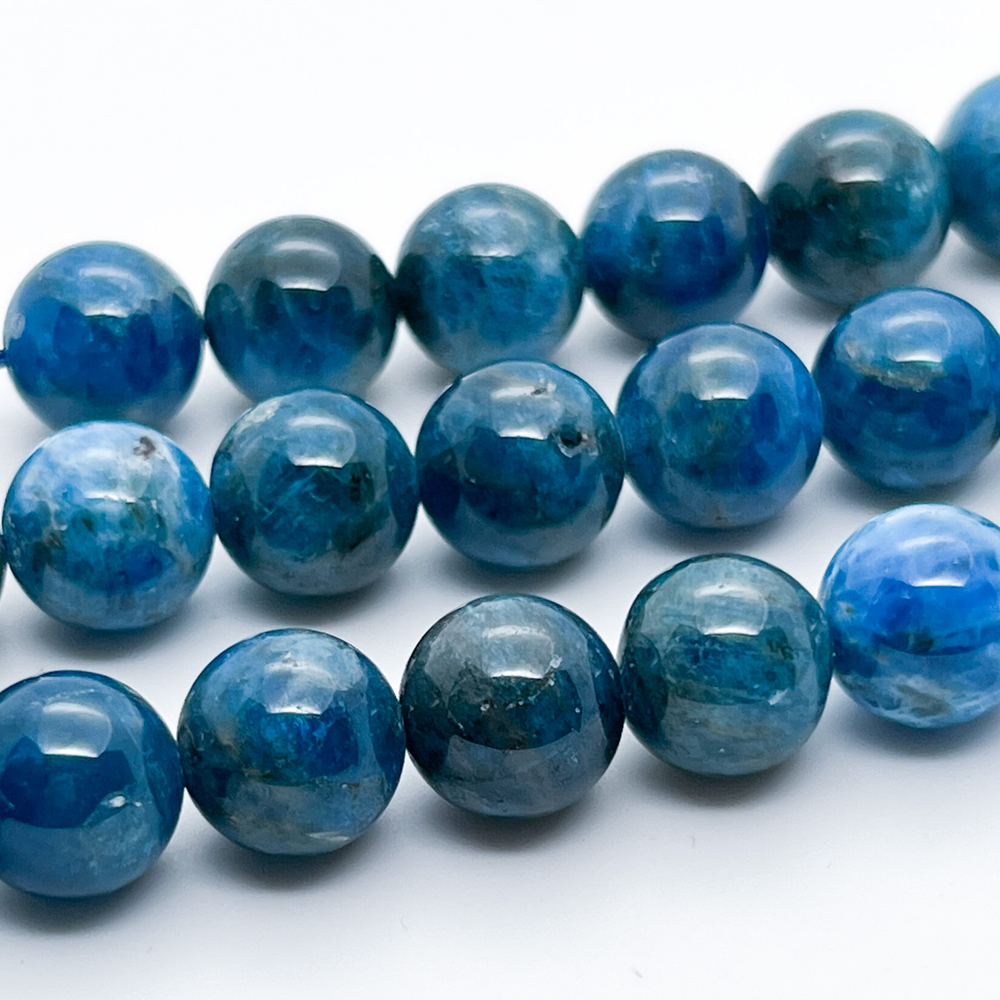 Апатит, диаметр 11,5-11,6 мм, цена за 8 шт (1/4 нити)