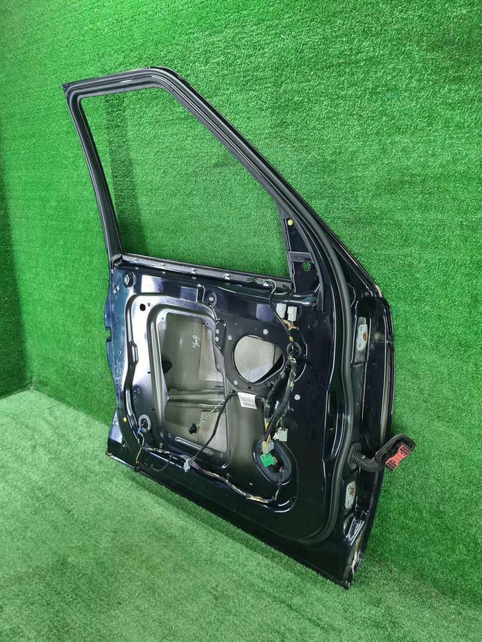 Дверь передняя левая LR Discovery 3 4 (2004-2016)