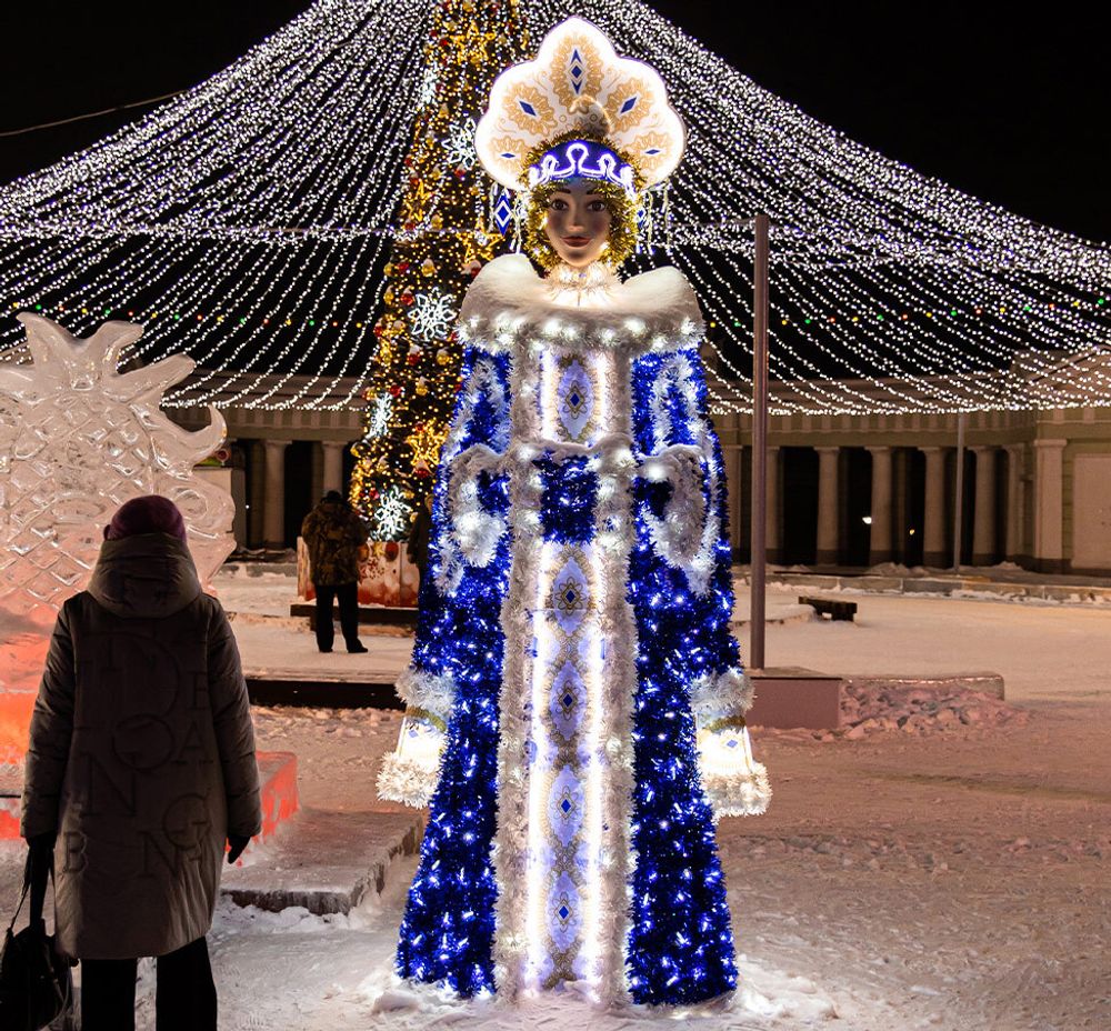 Большие светящиеся фигуры "Дед Мороз и Снегурочка серия Королевские"