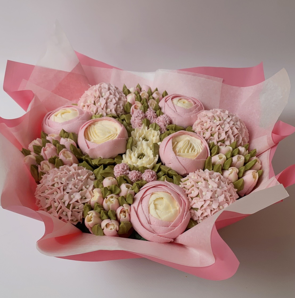 Букет цветочных капкейков Нежный букет из 15 шт