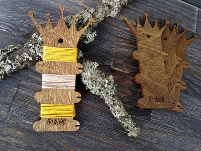 Тройная бобинка для мулине "Корона. Граф Жерве"