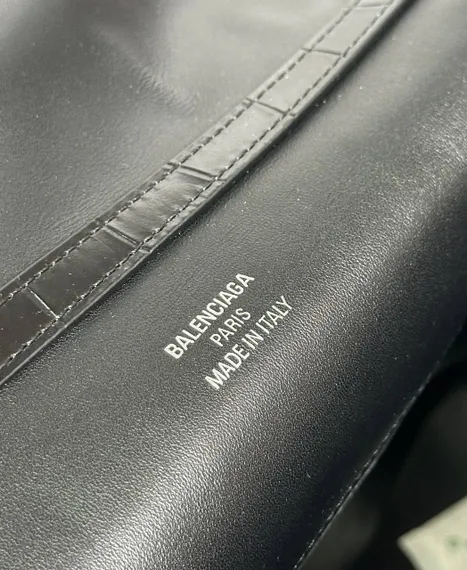 BALENCIAGA RODEO HANDBAG с крокодиловым тиснением, черная