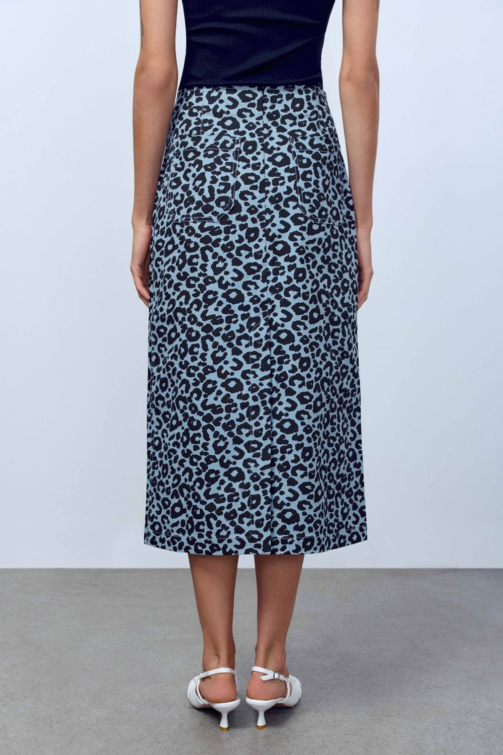 Юбка из легкого денима с анималистичным принтом