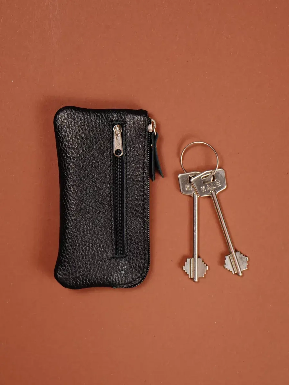 Ключница карманная кожаная