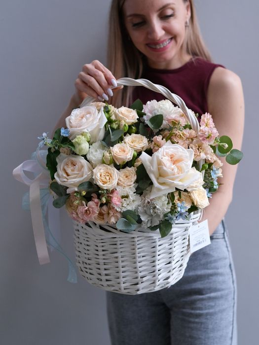 Композиция в корзине "Сливочная нежность"