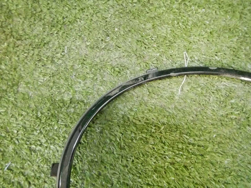 Накладка фары правая внутренняя Bentley Bentayga (2015-2020)