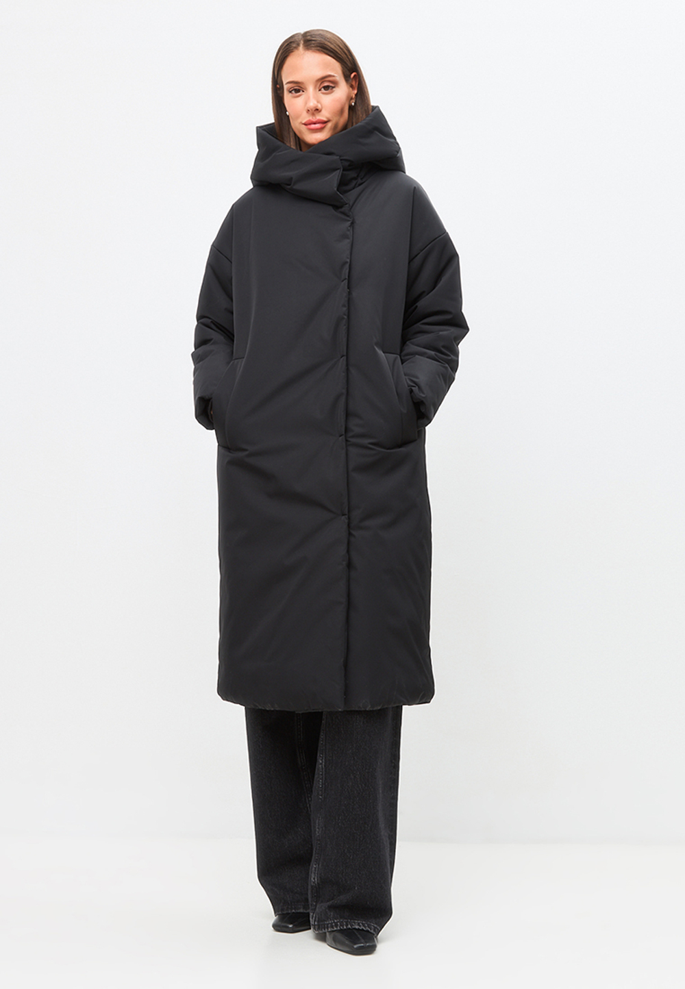 Пальто в минималистичном стиле