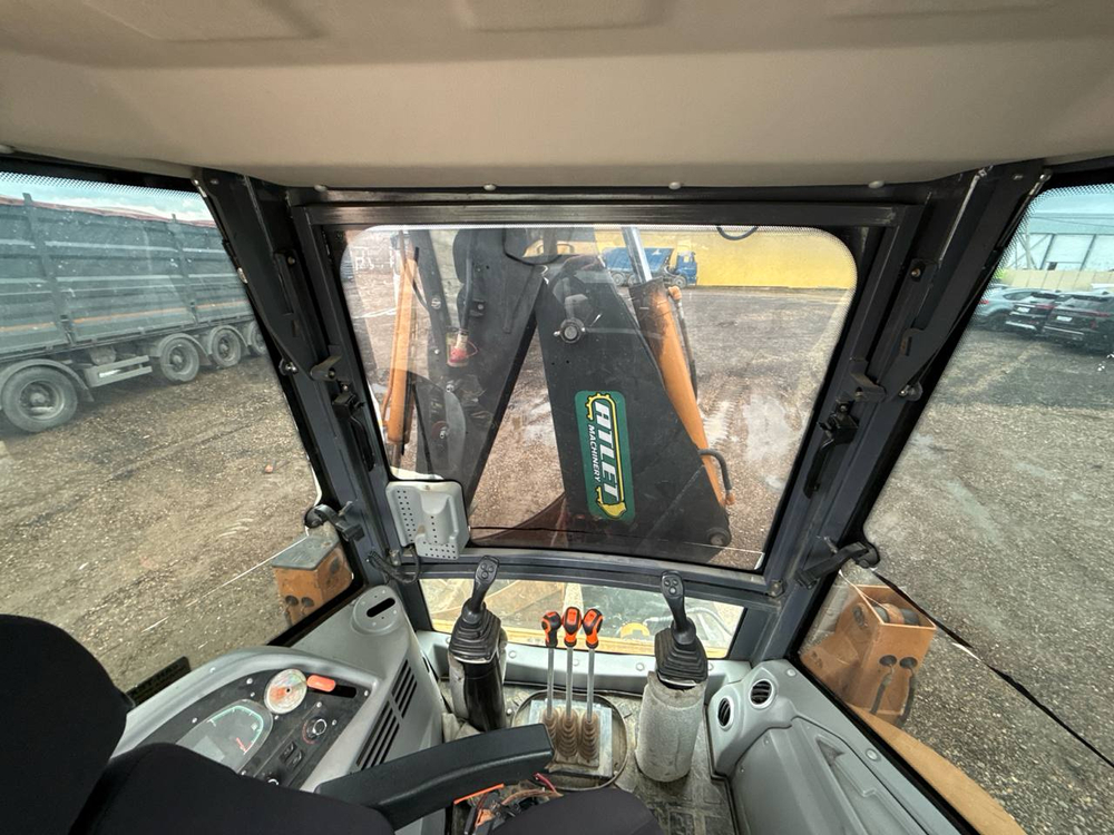 KYLOTON YJ280 Экскаватор-погрузчик YJ280 (Дизельный, 3,6 л, 45 л.с., АТ)