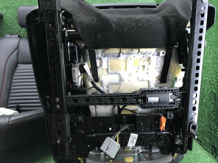 Сиденье Комплект сидений LR Discovery Sport 19-нв