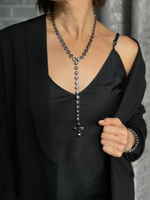 Крест на цепочке из кристаллов Swarovski в оттенке графит