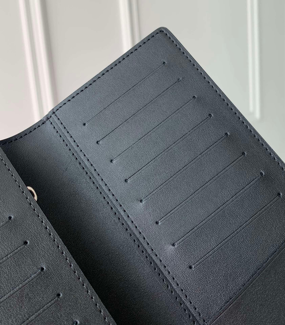 Louis Vuitton Brazza Wallet