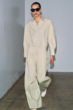 ZARA БРЮКИ С ЗАЩИПАМИ ZW LIMITED EDITION, СВЕТЛО-БЕЖЕВЫЙ