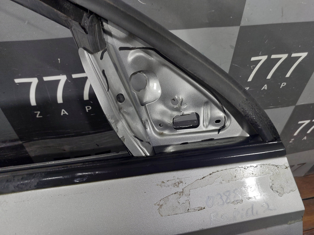 Дверь передняя правая Rapid 1-2, Polo 6 Б/У Оригинал 60U831056