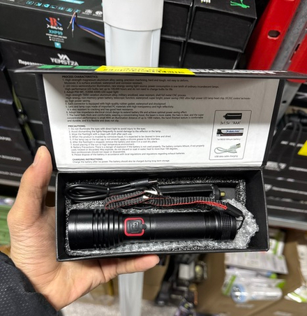 Фонарик ручной BL-P02